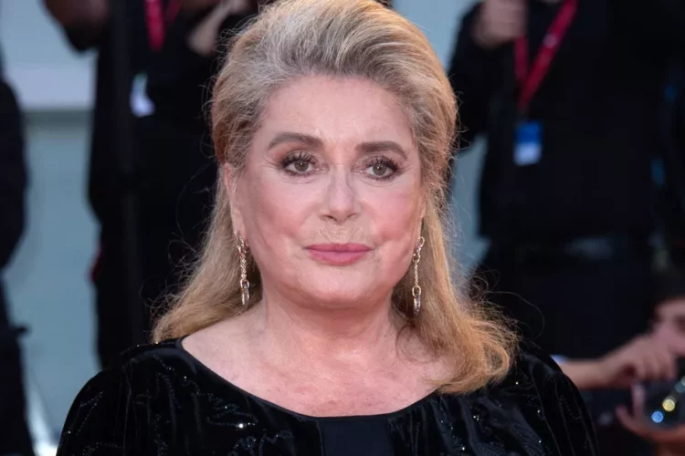 Catherine deneuve chirurgie esthétique